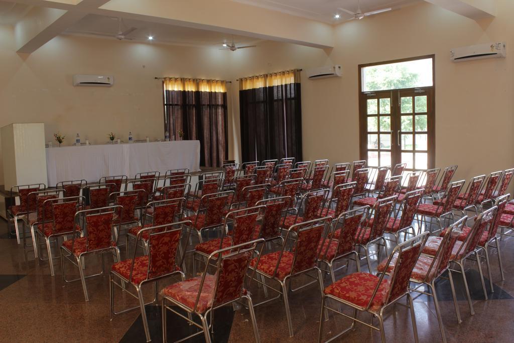 Geetanjali Hotel & Motel Bharatpur Exterior photo