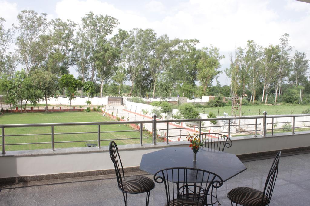 Geetanjali Hotel & Motel Bharatpur Exterior photo